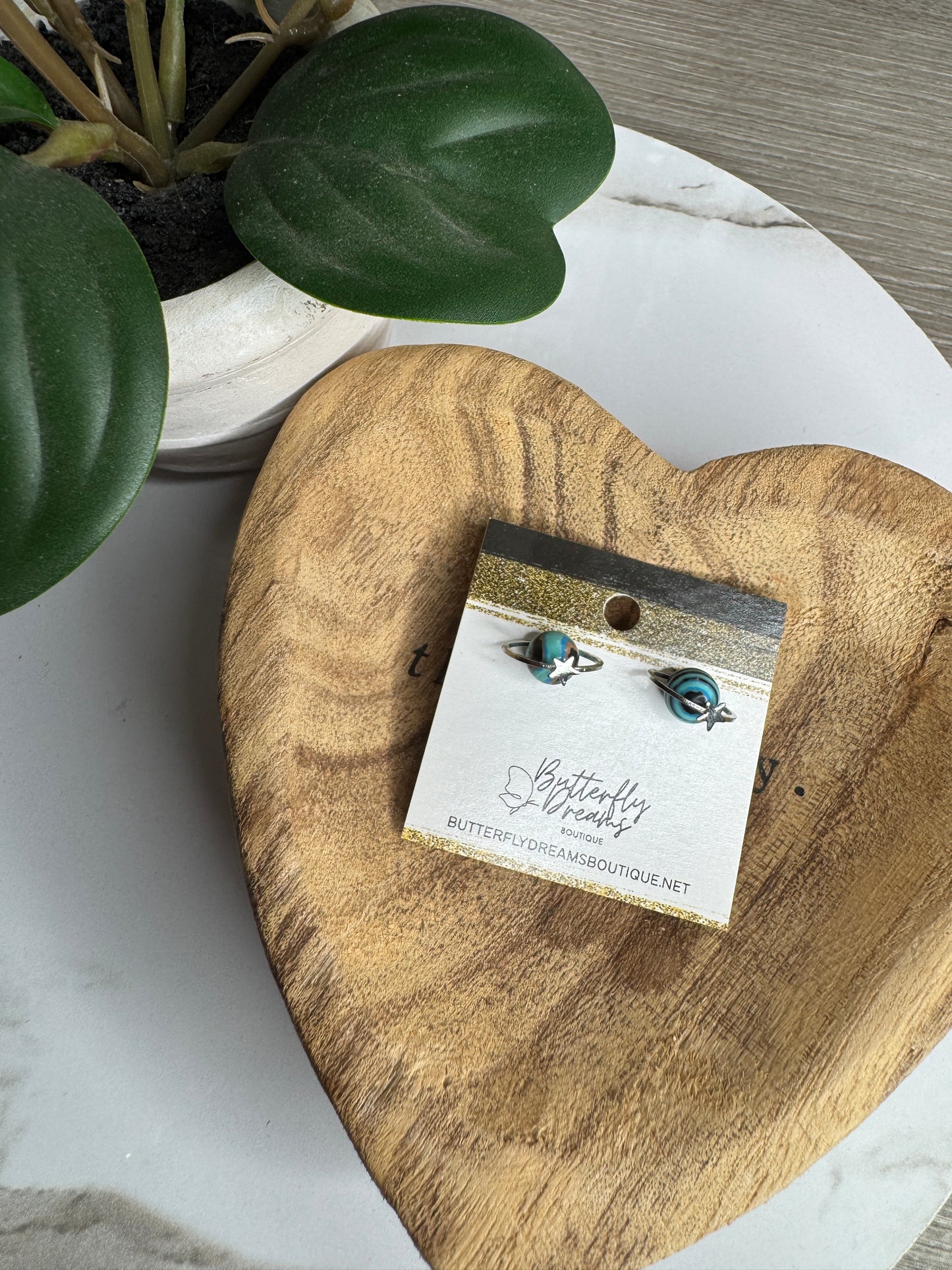 Cosmic Orbit Studs