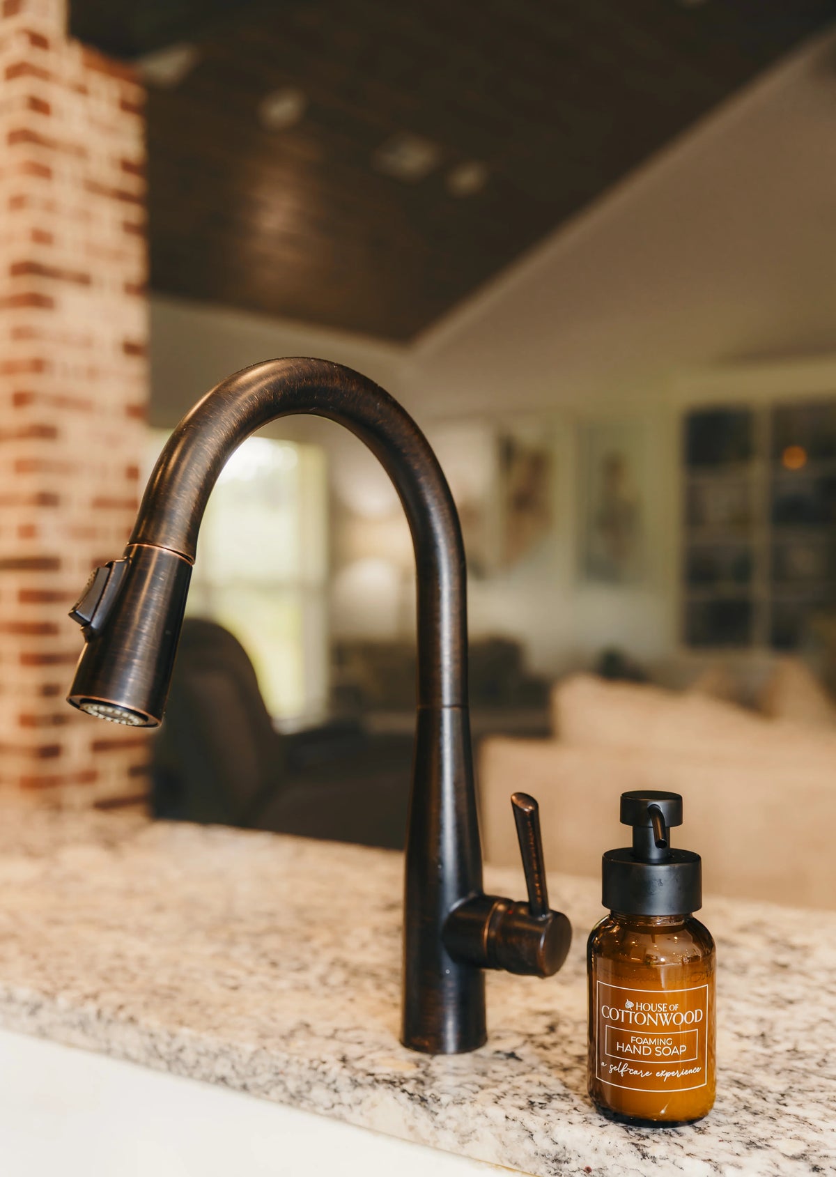 AMBER HAND SOAP PUMP
