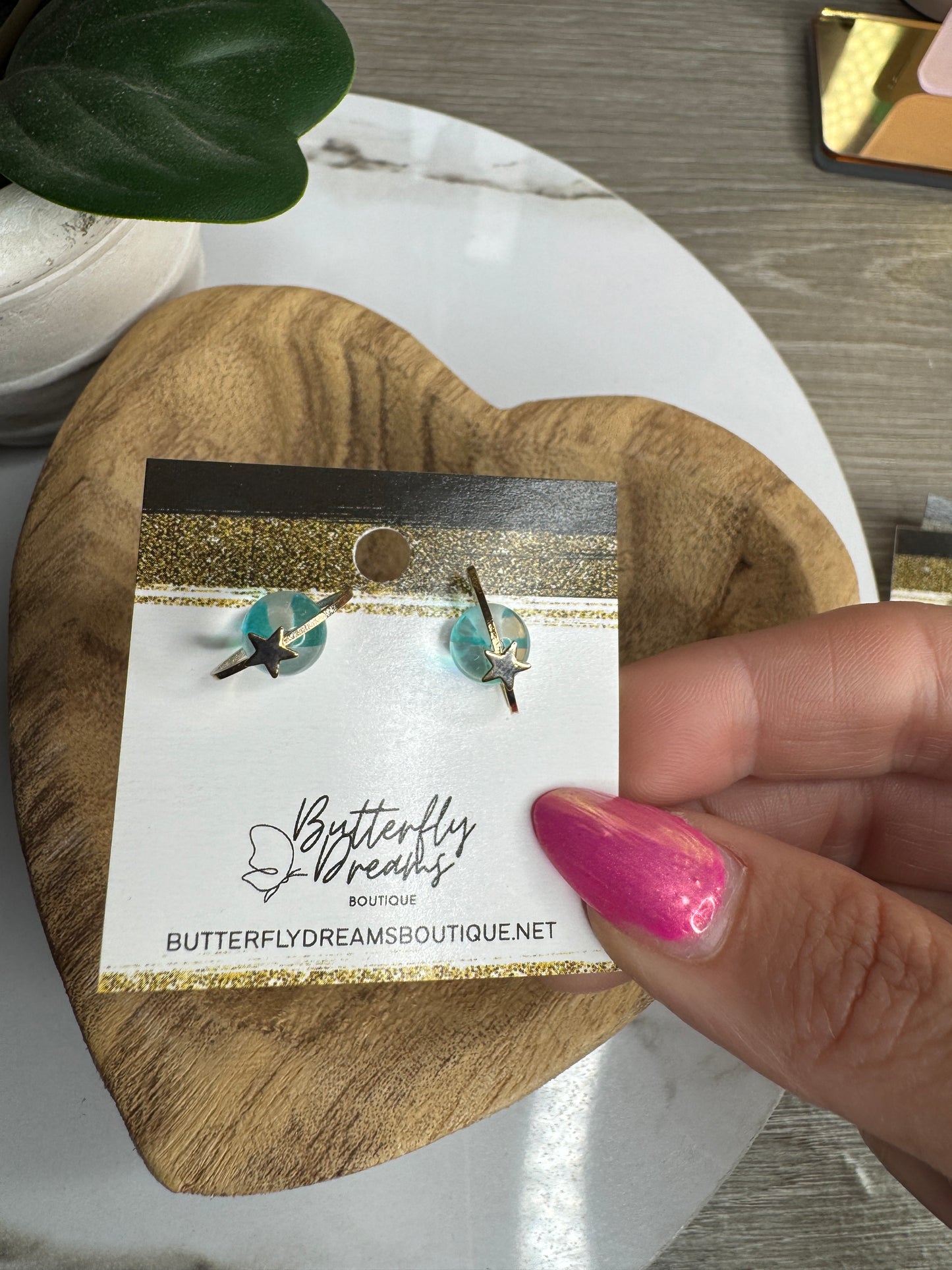Cosmic Orbit Studs