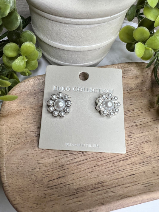 Pearl Studs